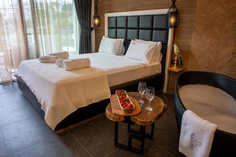 Luxury Romantic Studio